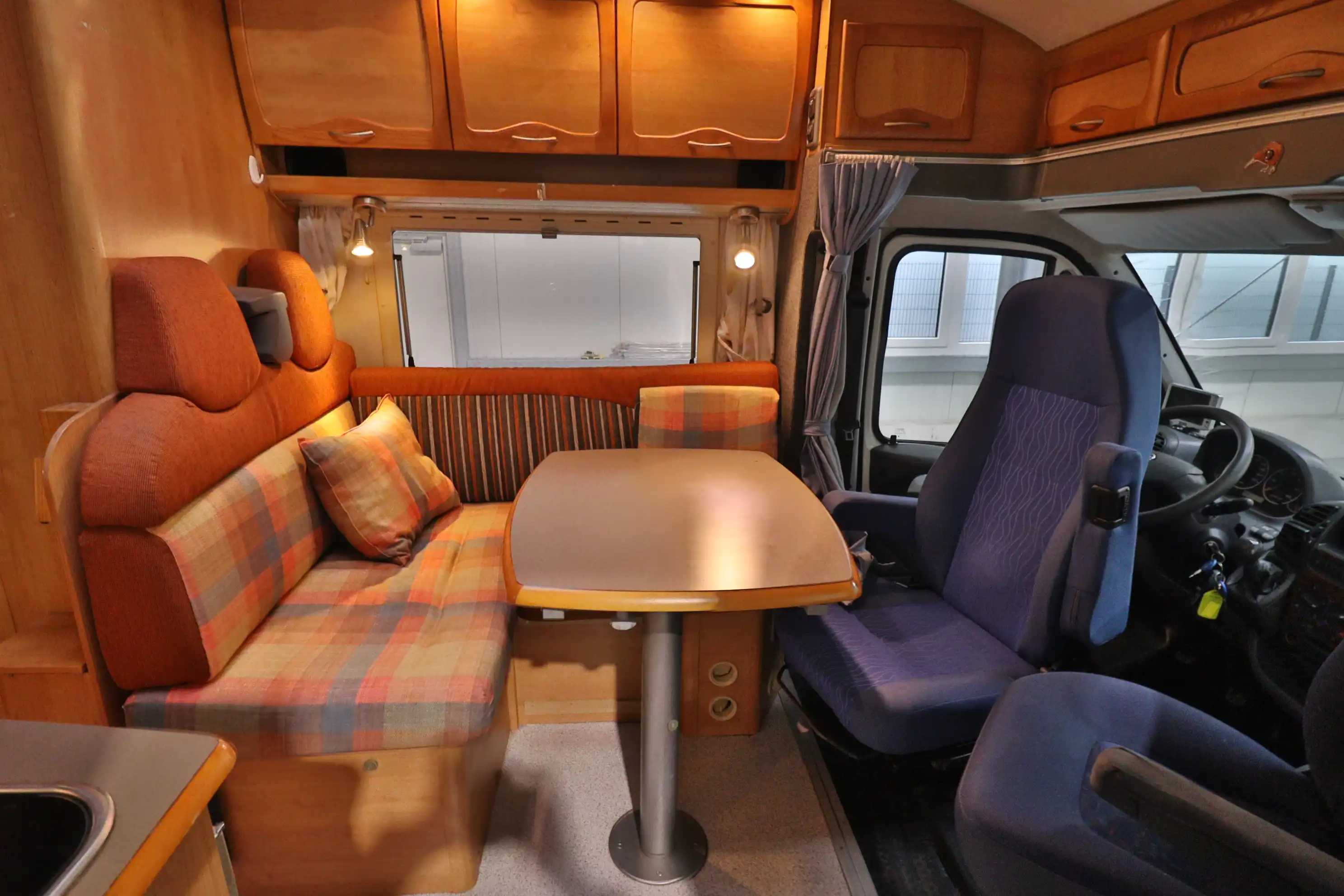 EURAMOBIL Contura 702 EB